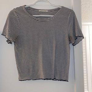 Black & White Stripped T-shirt - M